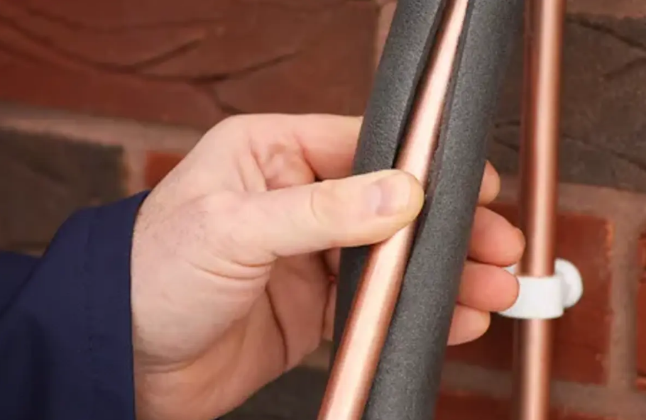 Hot water pipe insulation